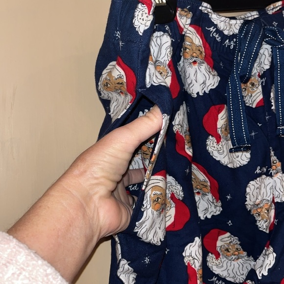 Old Navy ladies size XXL Petite navy blue flannel pajama set NWT’s. Santa theme - Picture 12 of 13